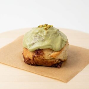 pistaccio Pistachio Cinnamon Roll | glutenfrei